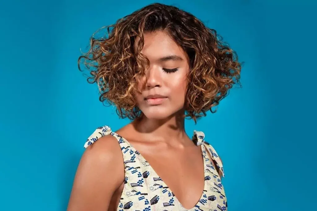 How to Style Short Curly Hair: Quick and Chic Tips for Every Curl