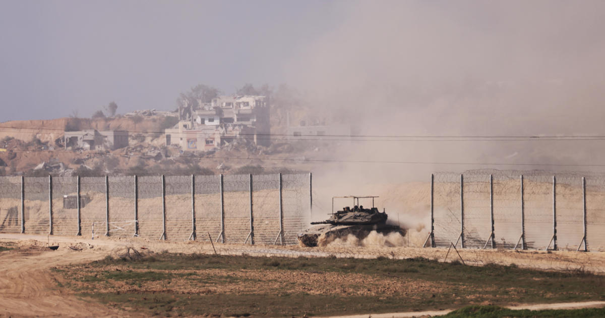 Israel moving thousands of troops out of Gaza, but expects “prolonged fighting” with Hamas