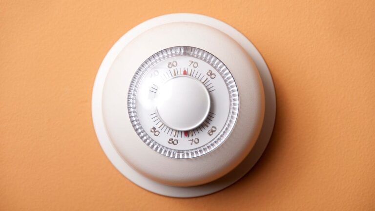 Lock This Temperature Into Your Thermostat to Save Money on Heating