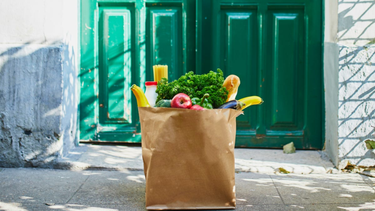 Here’s How Much It Costs to Have Groceries Delivered Versus Buying in Person