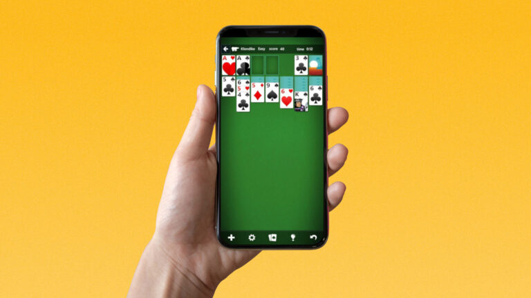 Play Solitaire on Switch and mobile