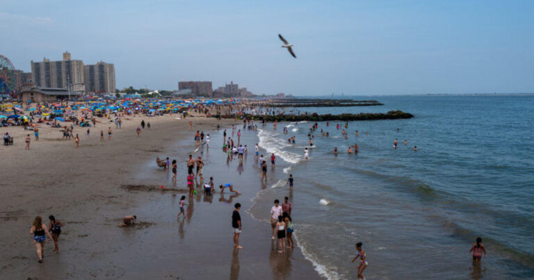 Scorching temperatures persist as heat wave expands, with record-breaking temperatures expected across U.S.