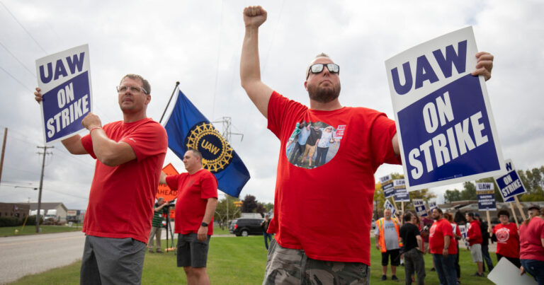 Biden’s White House has tried to boost unions. The election could change that.