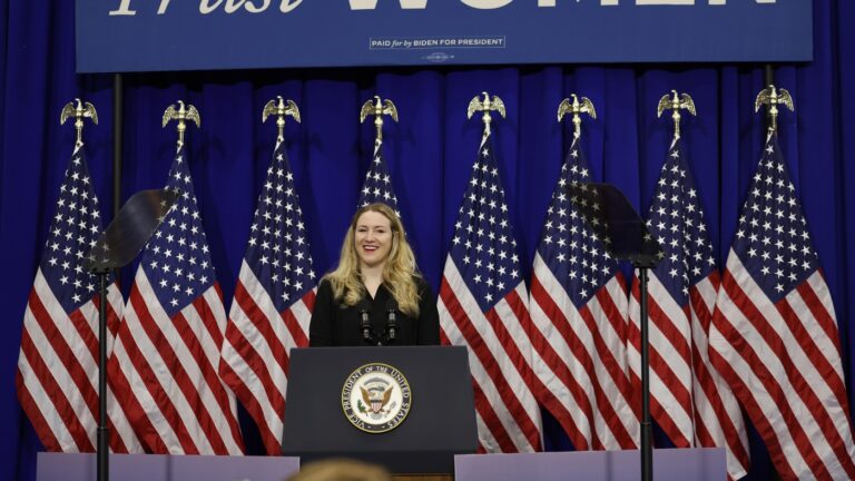 Kate Cox announces pregnancy during DNC roll call : NPR